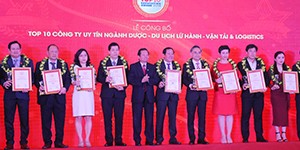 BenThanh Tourist nhận cúp Top 10 Công ty Du lịch  uy tín nhất Việt Nam năm 2018
